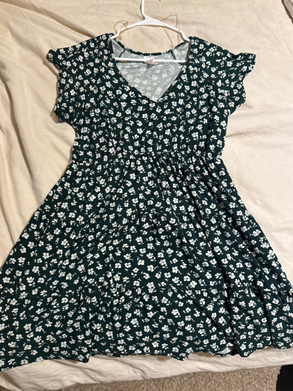 No Boundaries Dark Green Floral Ruched V-Neck dress